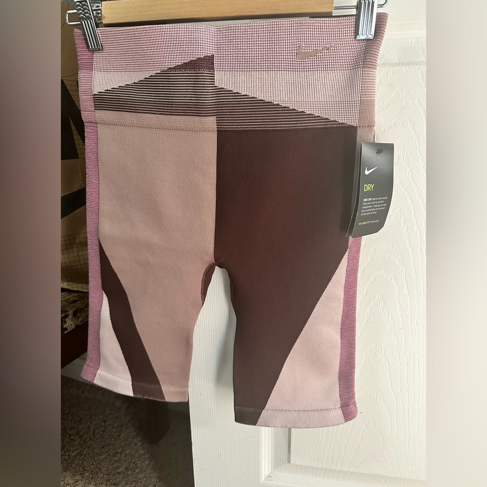 Nike Women’s Compression Tights. Size Large